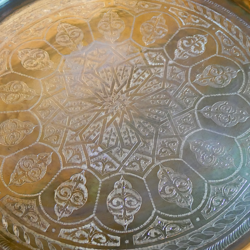Table basse en cuivre style marocain